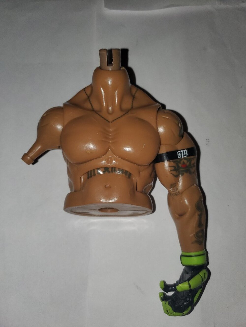 USED VINTAGE WWE WWF REY MYSTERIO TORSO LEFT ARM ACTION FIGURE WRESTLER